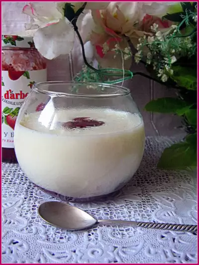 Молочный кисель с клубничным конфитюром "darbo"