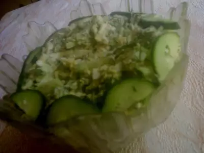 Сырный салат с укропом