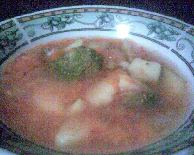 Cогревающий суп на скорую руку "нелётная погода" (нереальное сочетание брокколи, тыквы и аджики)