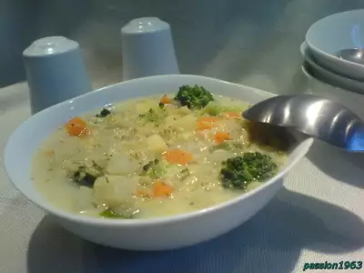 Густой овощной  суп с красной чечевицей