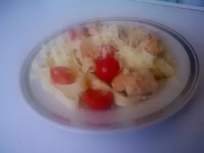 Тальятелле с куриным филе и помидорами черри
