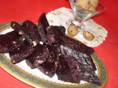 Пеламуши или арабский маль-бан, десерт из виноградного сока и орехов  тест драйв vitek