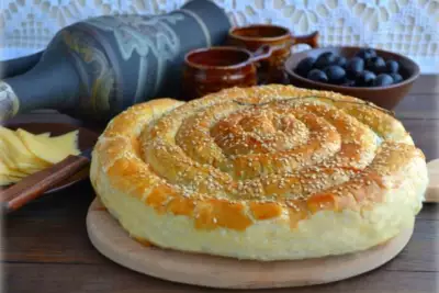 Слоеный пирог с сыром и фасолью по-деревенски