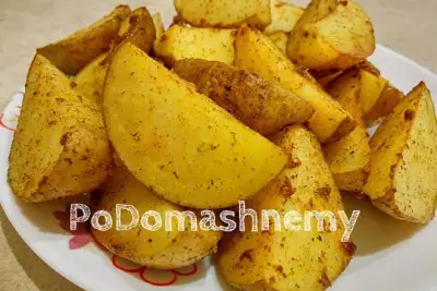 Картошка по-деревенски с чесноком в духовке