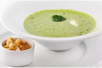 Крем-суп из грибов, капусты и брокколи