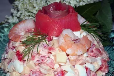 Салат коралл с семгой