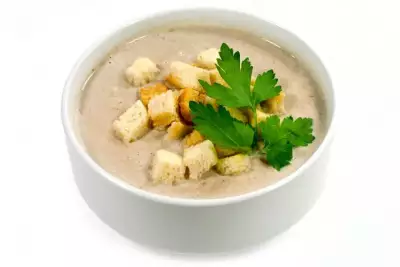 Сливочный крем суп из белых грибов с тостами