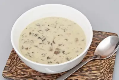 Грибной крем-суп со сливочным маслом от Джулии Чайлд