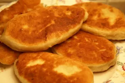 Пирожки с картофелем на сковороде
