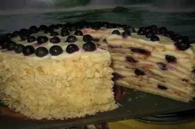 Домашний торт лесная ягодка на сковороде