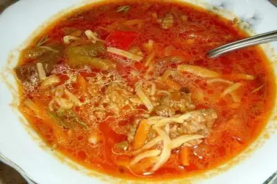 Острый суп с лапшой и имбирем