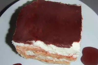 Творожный торт в глазури с печеньем без выпечки