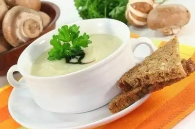 Сырный картофельный суп с шампиньонами