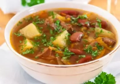 Суп из свинины с фасолью и картофелем по-украински
