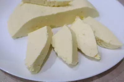Адыгейский сыр из молока и кефира
