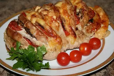 Мясо гармошка в духовке из свинины с помидорами и сыром рецепт с фото пошагово