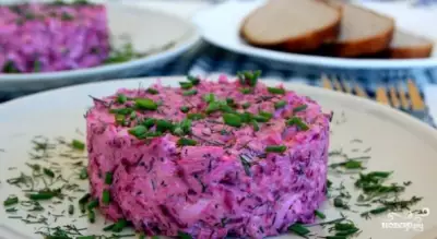 Свекольный салат с грецкими орехами фото