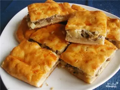 Пирог с картошкой и рыбными консервами
