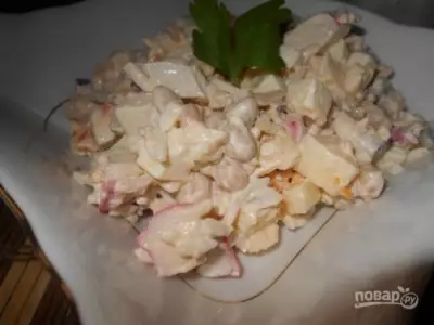 Салат с рисом и крабовыми палочками