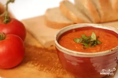 Итальянский томатный суп с хлебом