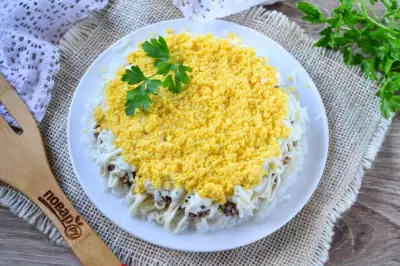 Салат с рисом и шпротами фото