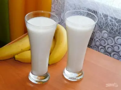 Молочный десерт с бананами и отрубями фото