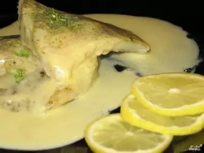 Рыба под белым соусом