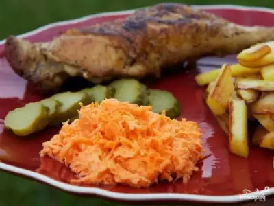 Салат из морковки с чесноком и майонезом