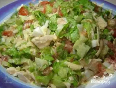 Простой салат из курицы и сыра