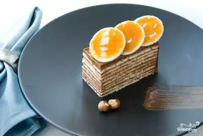 Бисквитный торт с шоколадом