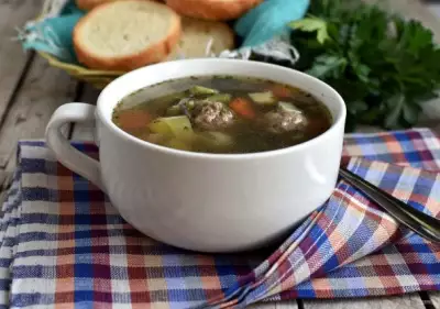 Суп овощной с фрикадельками