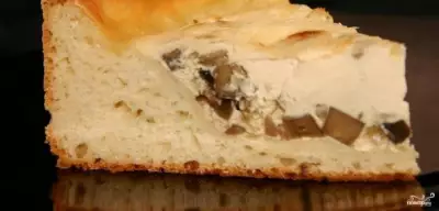 Пирог с грибами и яйцом
