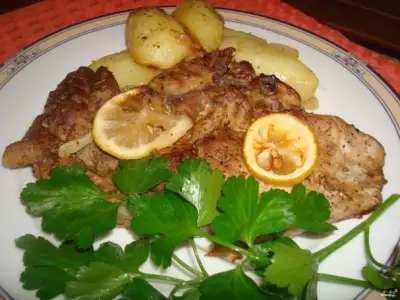 Картофель со свининой в духовке