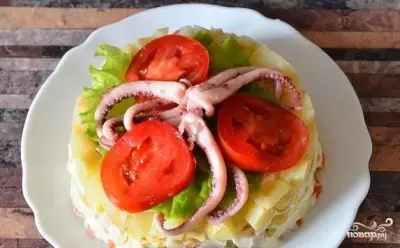 Салат из осьминогов и кальмаров