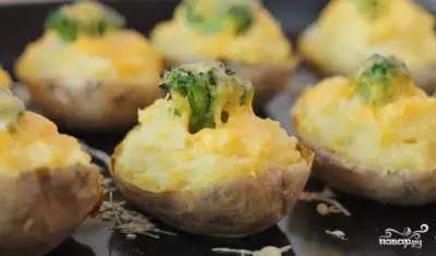 Картофель с брокколи в духовке