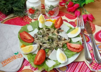 Теплый салат из шампиньонов с топинамбуром фото