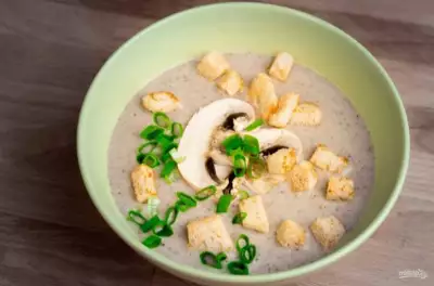 Грибной крем-суп с домашними гренками