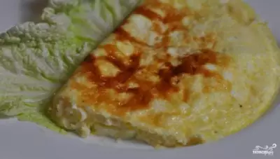 Омлет с сыром на сковороде