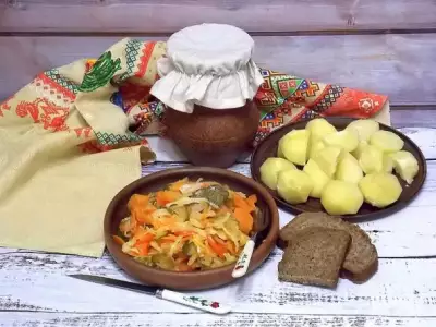 Салат "Кубанский" с огурцами и капустой