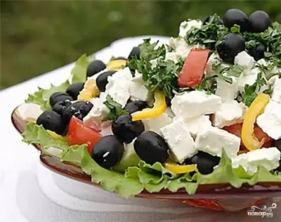 Греческий салат с фетаксой фото