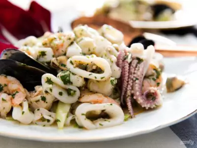 Морской салат с креветками фото
