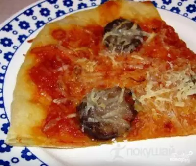 Пицца с рогаликами и колбасой