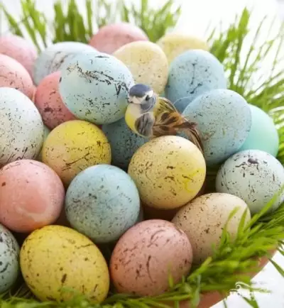 Яйца крашенные брызгами