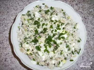 Салат из скумбрии с рисом