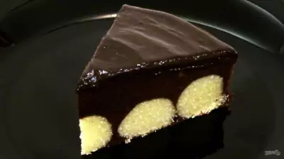 Вкуснейший шоколадный пирог с творожными шариками