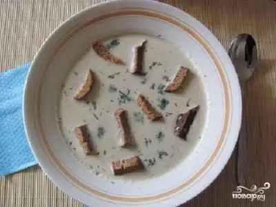 Суп из кольраби с гренками