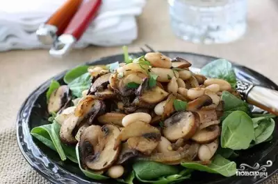Постный салат с грибами и фасолью фото