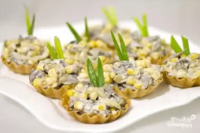 Салат с грибами в тарталетках