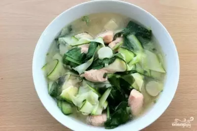 Рыбный суп с кабачком