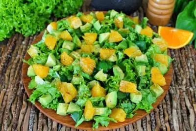 Зеленый салат с апельсинами фото
